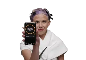 Woman waiting with Wella ColorCharm toner processing for 20 minutes